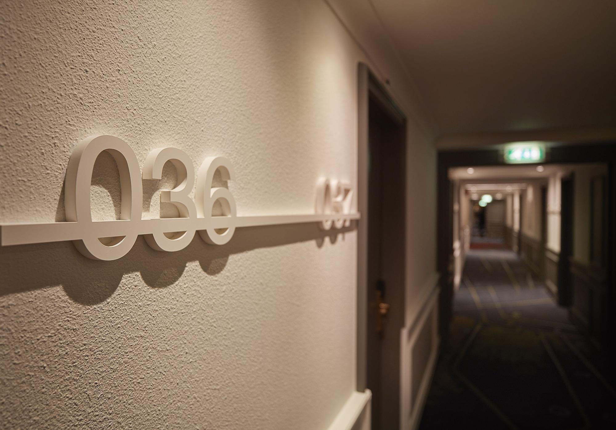 Carlton President Hotel